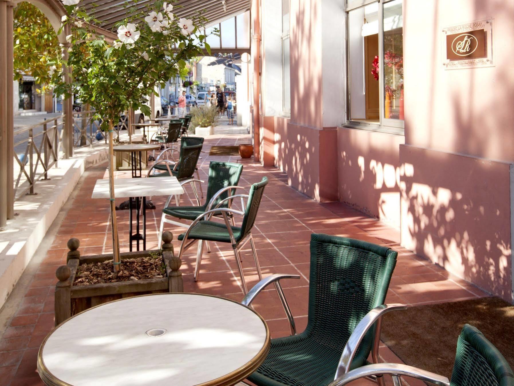 Logis Hotel Saint-Roch Pleumartin Exterior foto